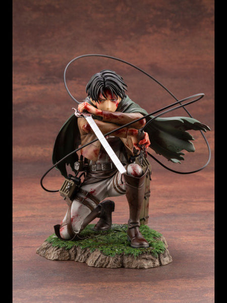 Attack on the giant army commander Liweier's figurine battle damage kneeling posture blood battle figurine anime model