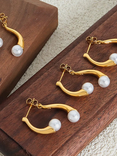Elegant split design with high gloss pearl inlay simple titanium steel gold-plated earrings
