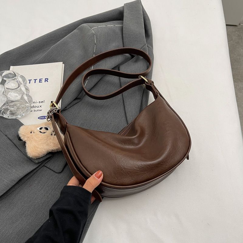 Trendy and popular shoulder bag, crossbody bag, dumpling bag