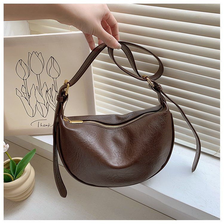 Trendy and popular shoulder bag, crossbody bag, dumpling bag