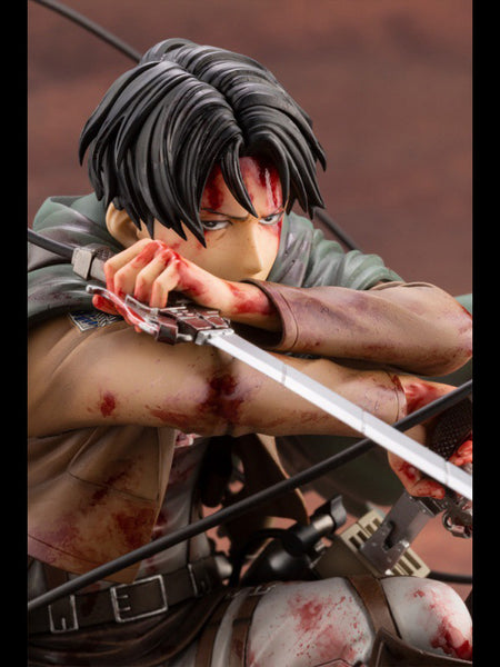 Attack on the giant army commander Liweier's figurine battle damage kneeling posture blood battle figurine anime model