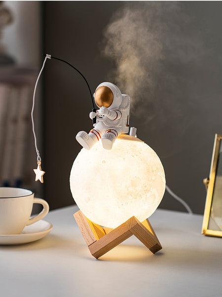 Astronaut Figurines Home Decoration Resin Space Man Miniature Night Light Humidifier Cold Fog Machine Accessories